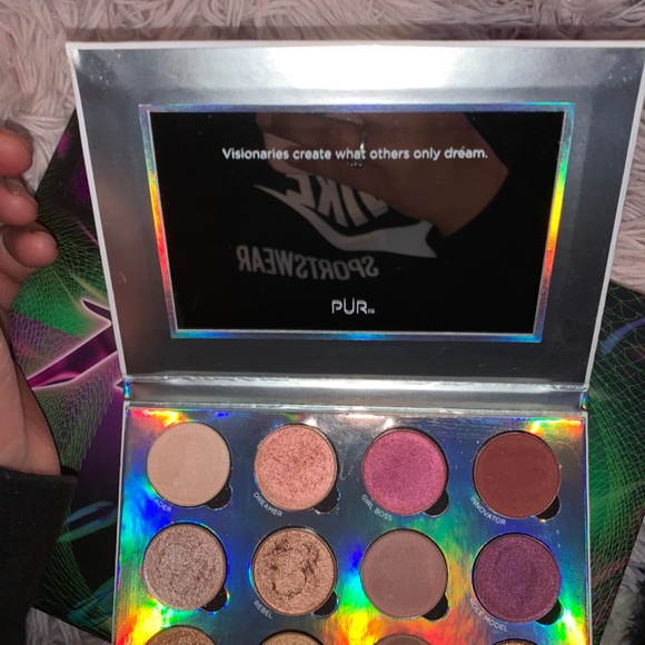 Makeup Palettes - Picture 6 of 6